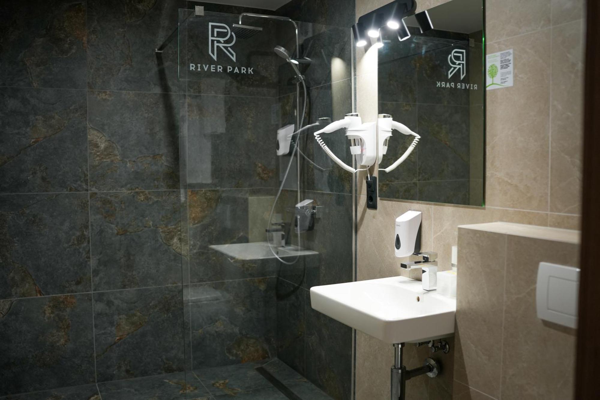 Optima Collection River Park Луцьк Екстер'єр фото